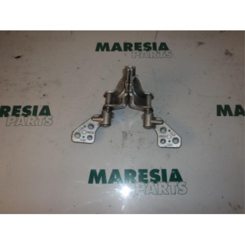 Citroen - Berlingo - Tailgate hinge
