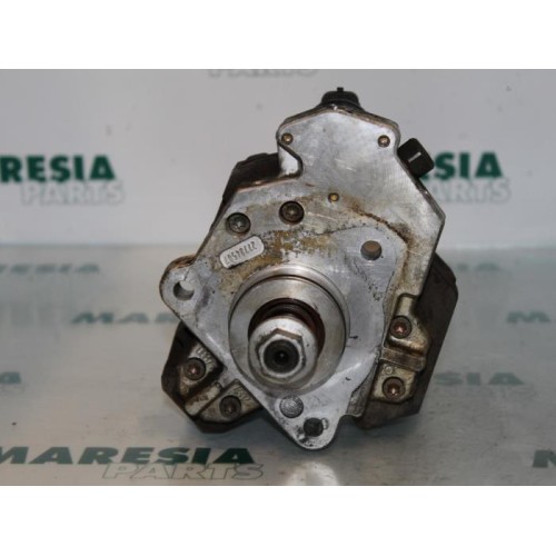 Renault - Laguna - Mechanical fuel pump