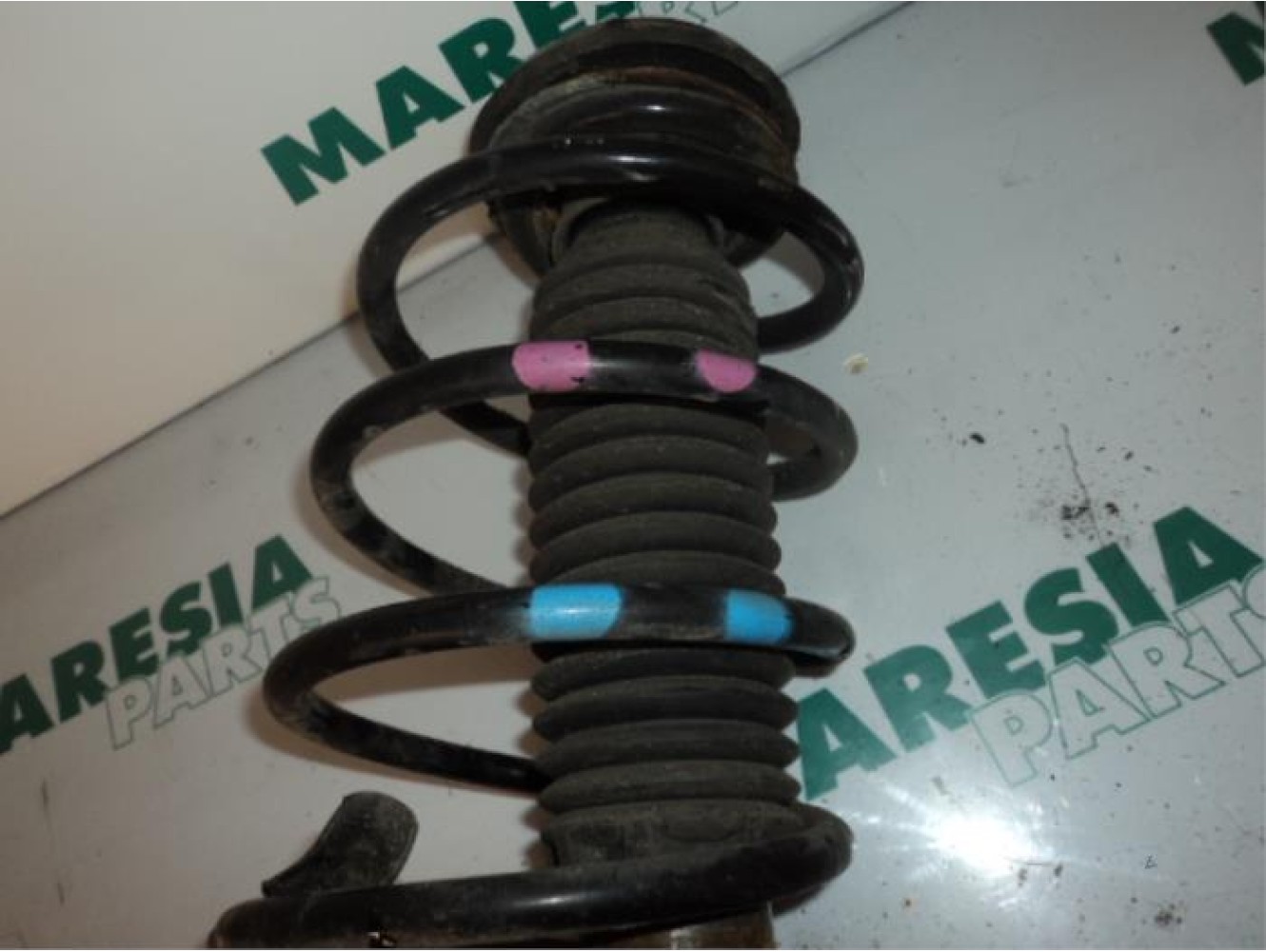 Peugeot - 307 - Front shock absorber rod, right