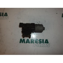 Alfa Romeo - 147 - Front wiper motor