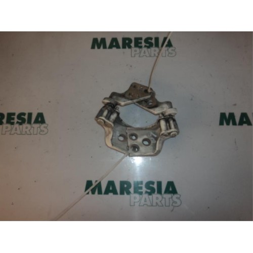 Citroen - Berlingo - Tailgate hinge