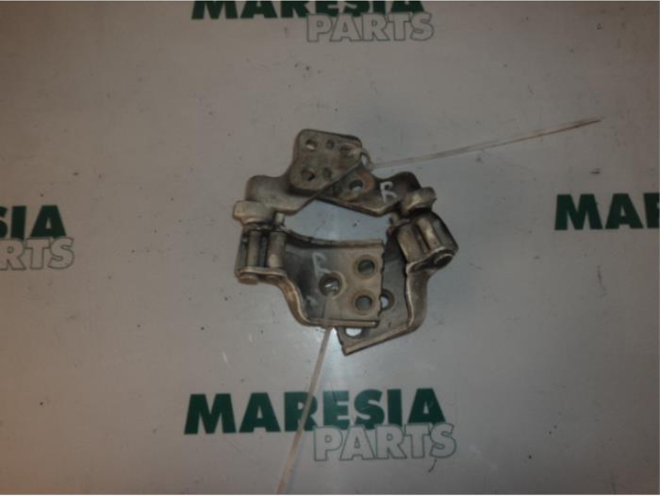Citroen - Berlingo - Tailgate hinge