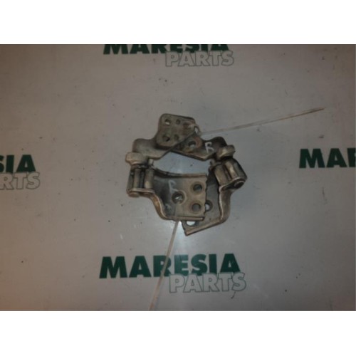 Citroen - Berlingo - Tailgate hinge