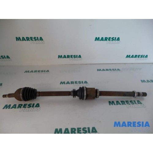 Renault - Megane - Front drive shaft, right