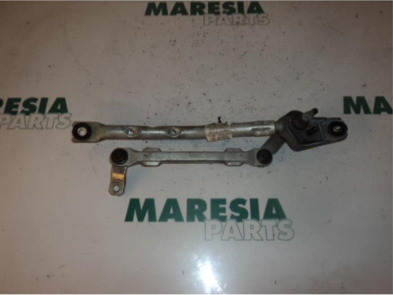 Peugeot - 107 - Wiper mechanism