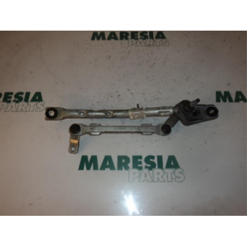Peugeot - 107 - Wiper mechanism