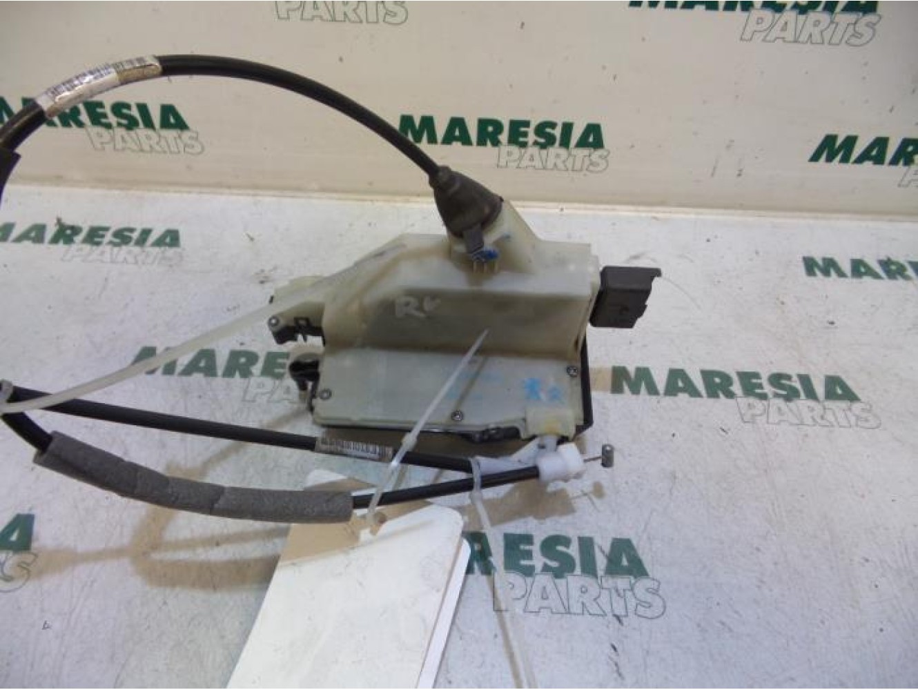 Peugeot - 208 - Front door lock mechanism 4-door, right
