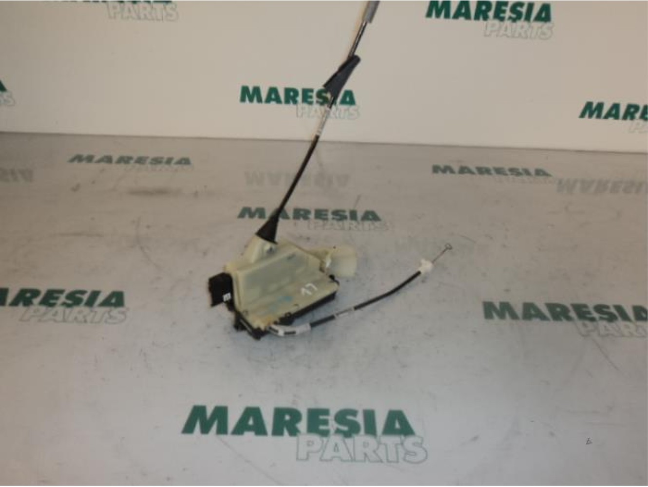 Peugeot - 208 - Door lock mechanism 4-door, front left