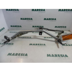 Peugeot - 208 - Wiper mechanism