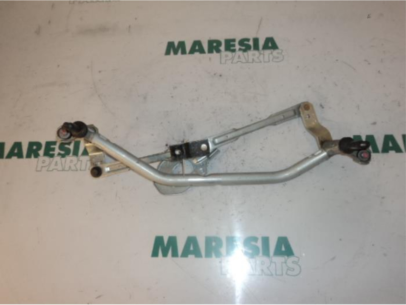 Peugeot - 208 - Wiper mechanism