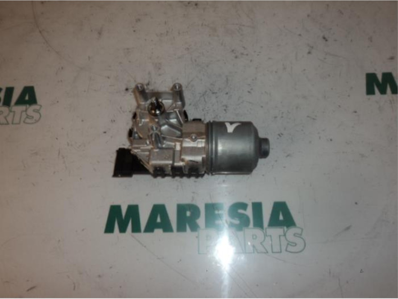 Peugeot - 208 - Front wiper motor