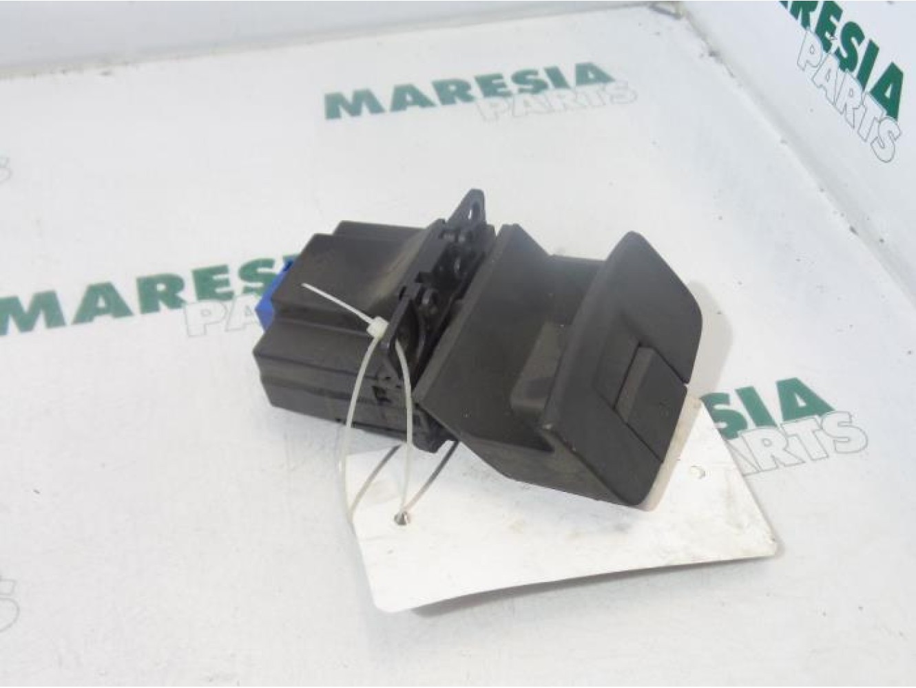 Renault - Espace - Parking brake switch