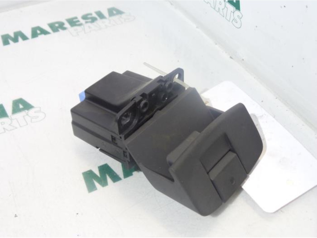 Renault - Espace - Parking brake switch
