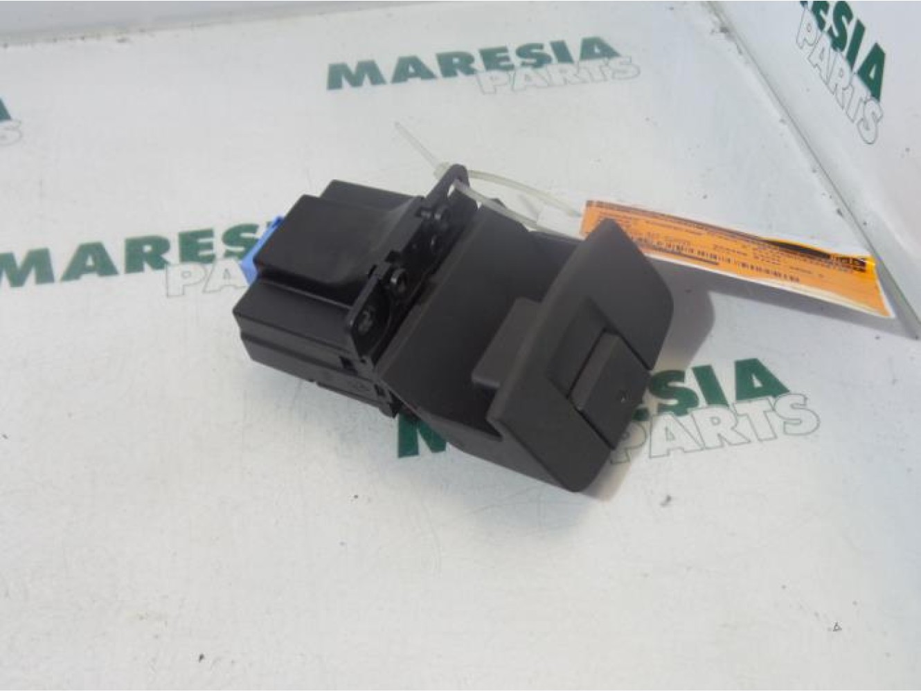 Renault - Espace - Parking brake switch