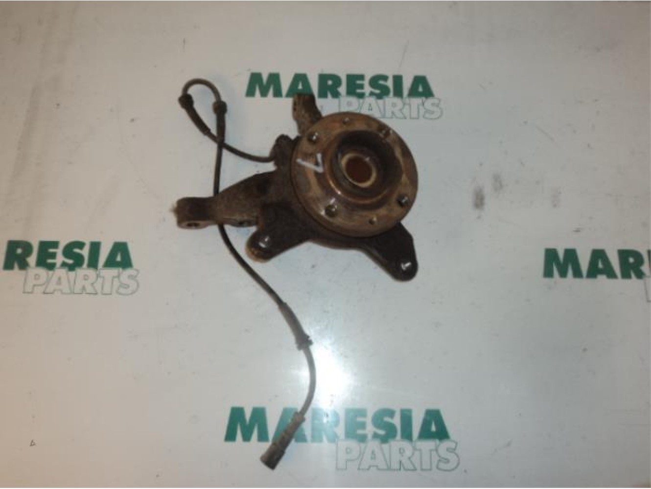 Renault - Megane - Knuckle, front left