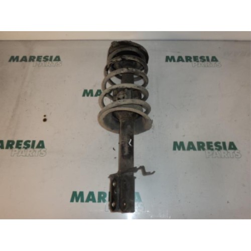 Renault - Megane - Front shock absorber rod, left