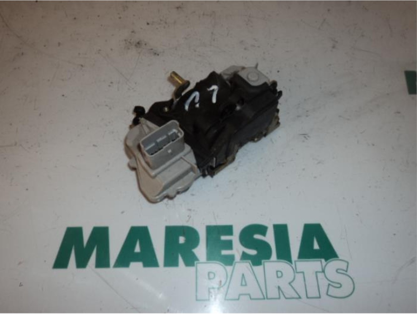 Citroen - Picasso - Door lock mechanism 4-door, front left
