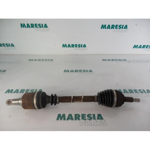 Renault - Megane - Aandrijfas links-voor