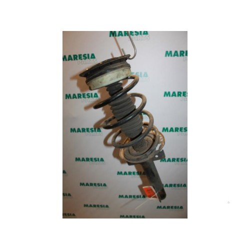 Renault - Megane - Front shock absorber rod, left