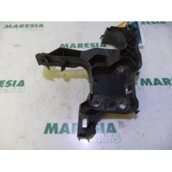 Renault - Megane - Front bumper frame
