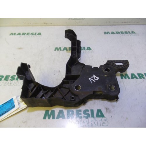 Renault - Megane - Front bumper frame