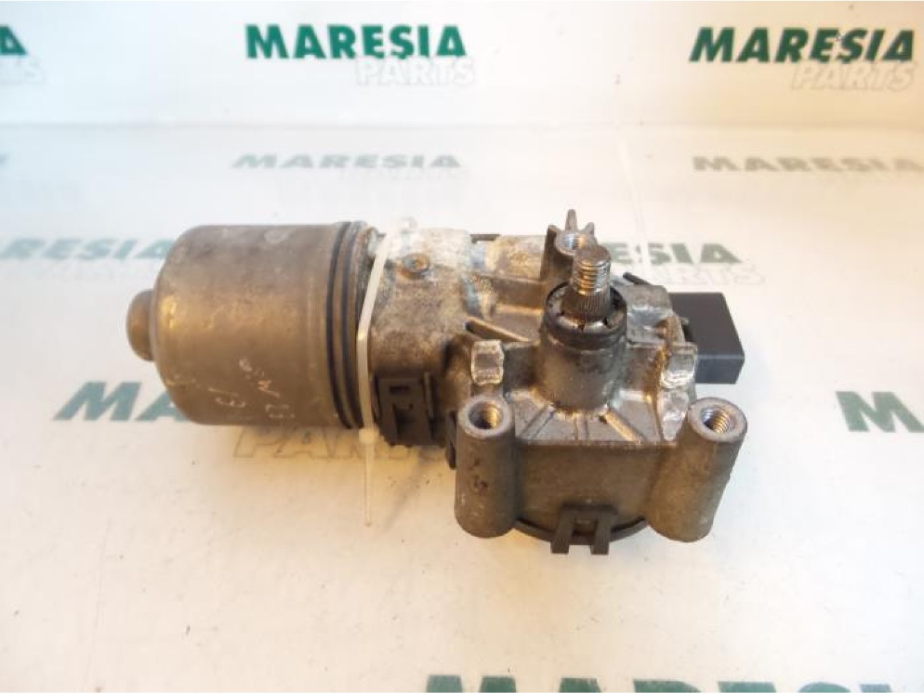 Alfa Romeo - 147 - Front wiper motor