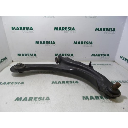 Renault - Megane - Front lower wishbone, right