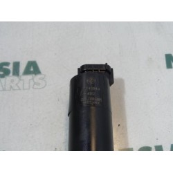 Alfa Romeo - Giulietta - Windscreen washer pump