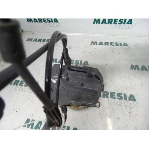 Renault - Megane Scenic - Rear door lock mechanism 4-door, left