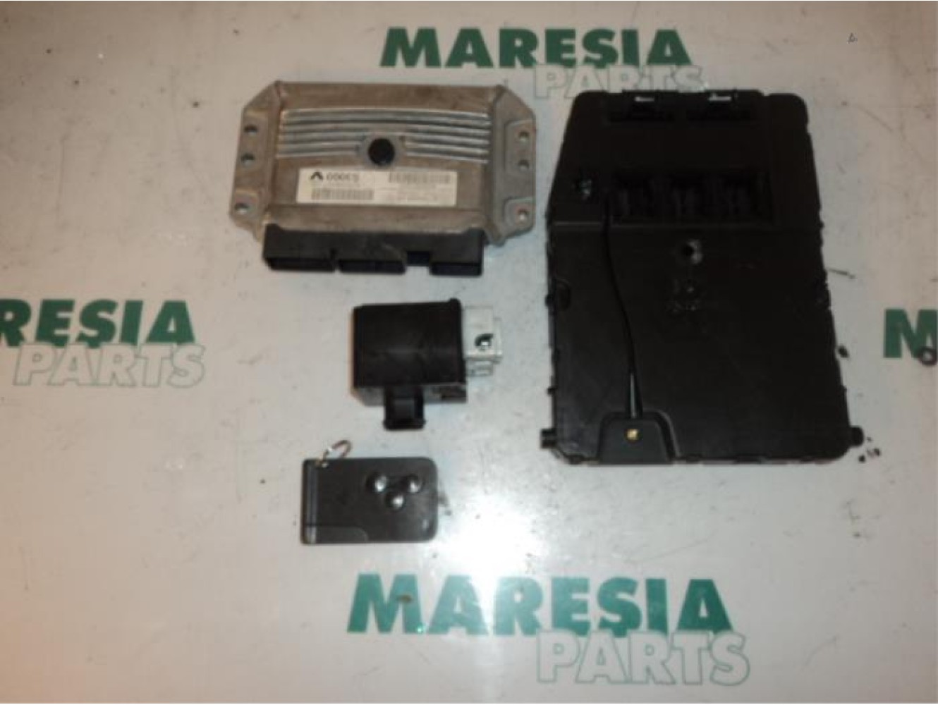Renault - Megane Scenic - Engine management computer