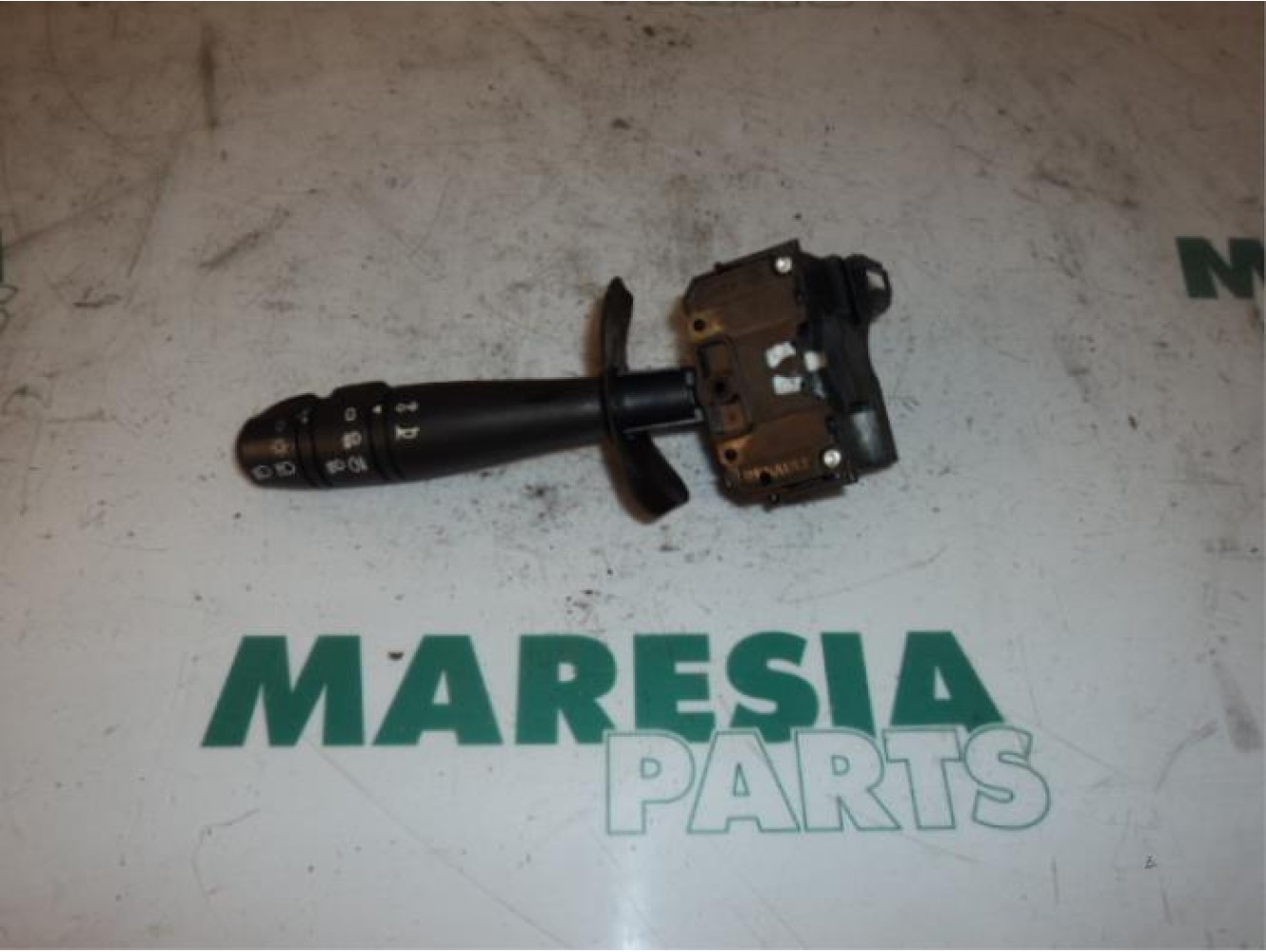 Renault - Clio - Indicator switch