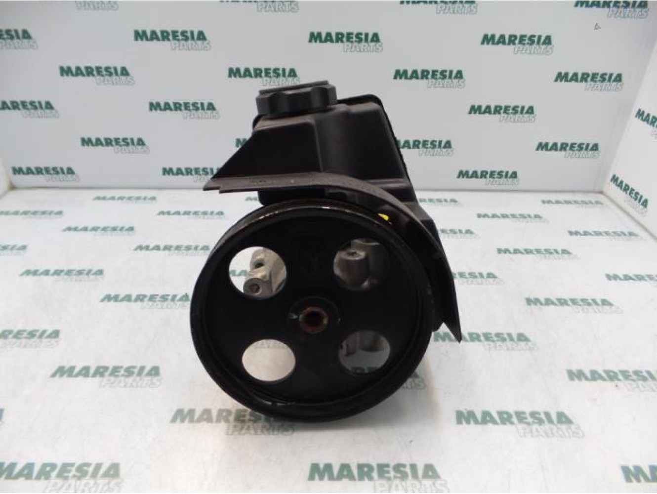Peugeot - 206 - Power steering pump
