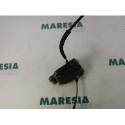 Renault - Laguna - Front door lock mechanism 4-door, right
