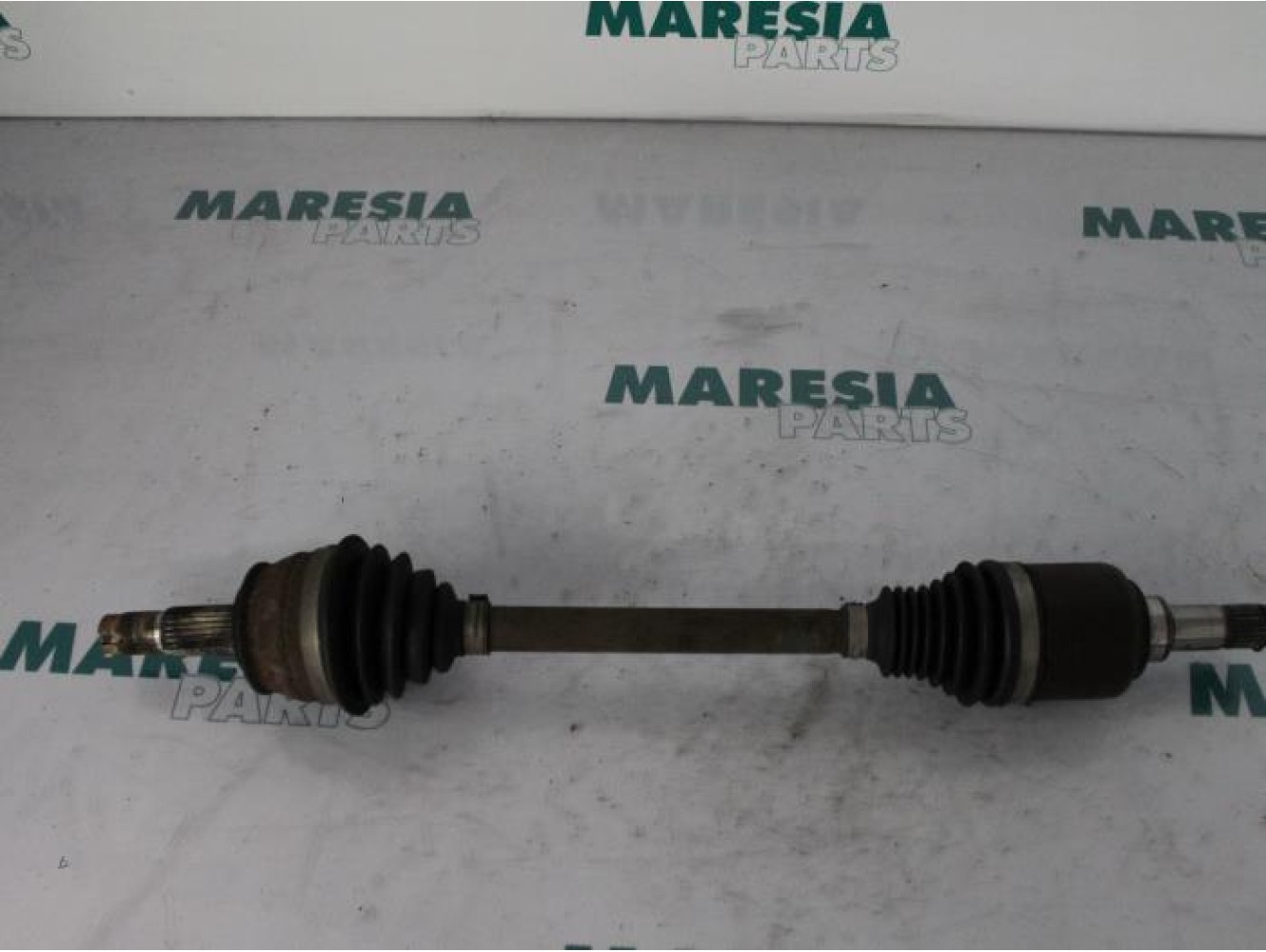 Lancia - Y(Psilon) - Aandrijfas links-voor