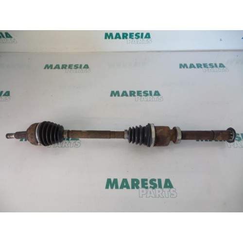 Renault - Megane Scenic - Front drive shaft, right