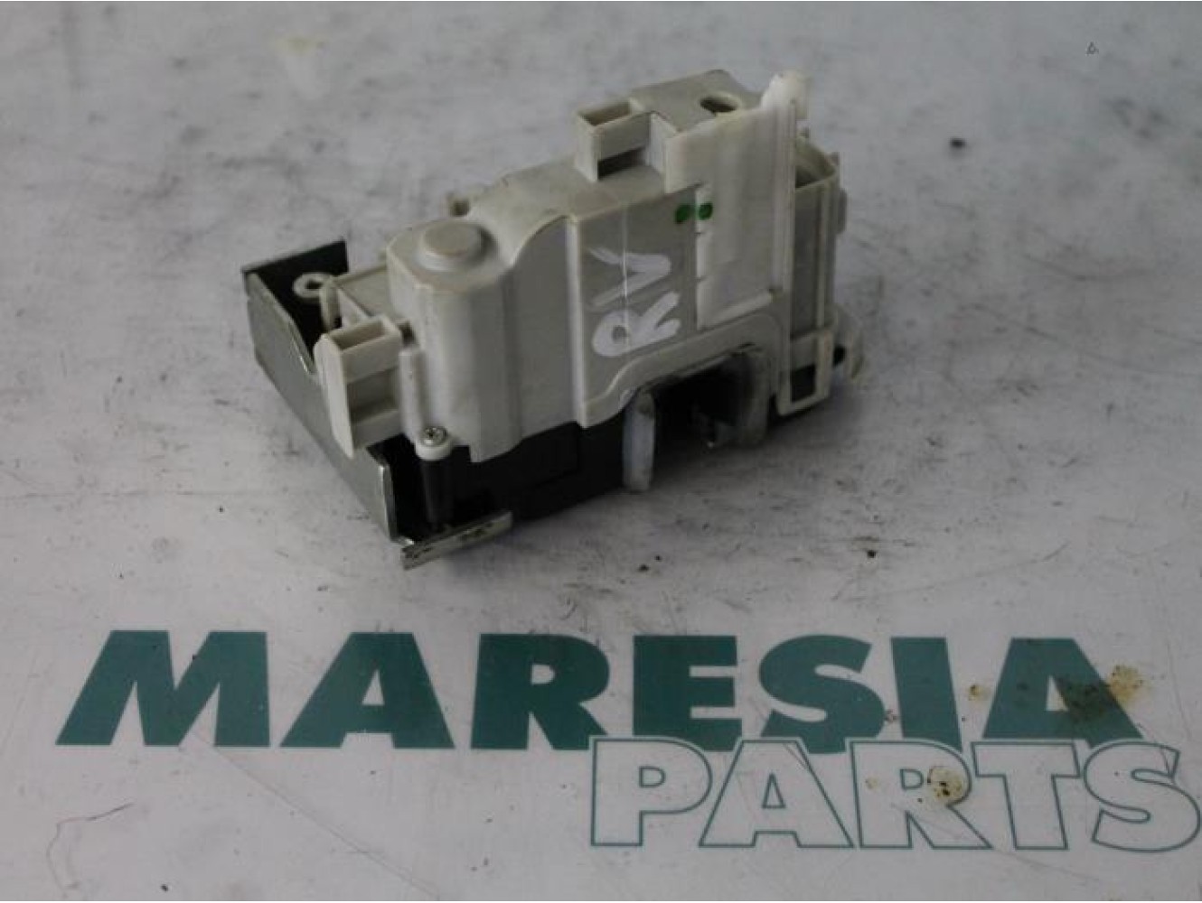Lancia - Y(Psilon) - Front door lock mechanism 4-door, right