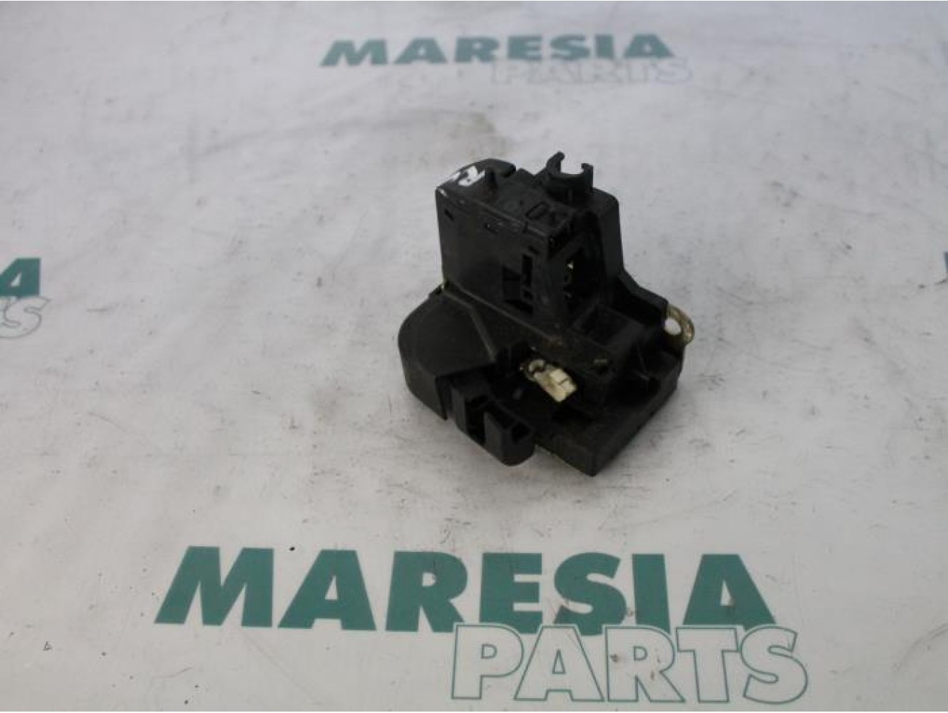 Renault - Megane Scenic - Front door lock mechanism 4-door, right