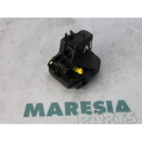 Renault - Megane Scenic - Door lock mechanism 4-door, front left