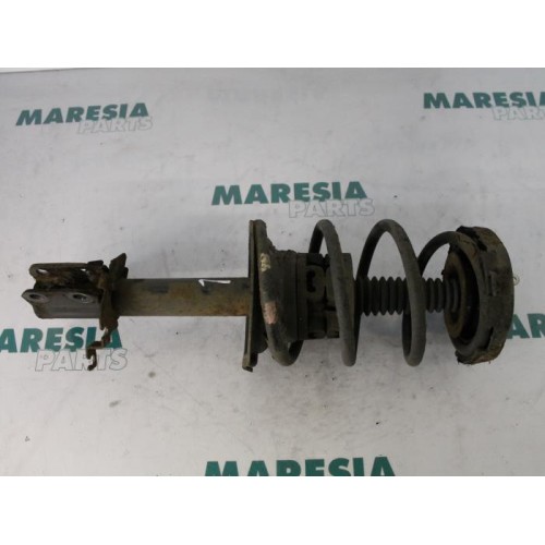 Renault - Megane Scenic - Front shock absorber rod, left