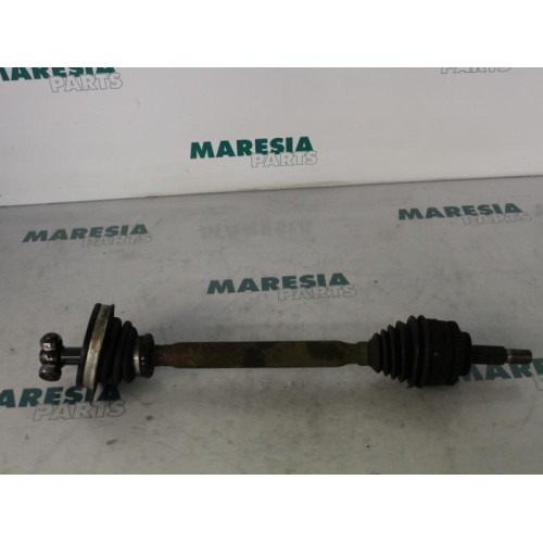Renault - Megane Scenic - Front drive shaft, left