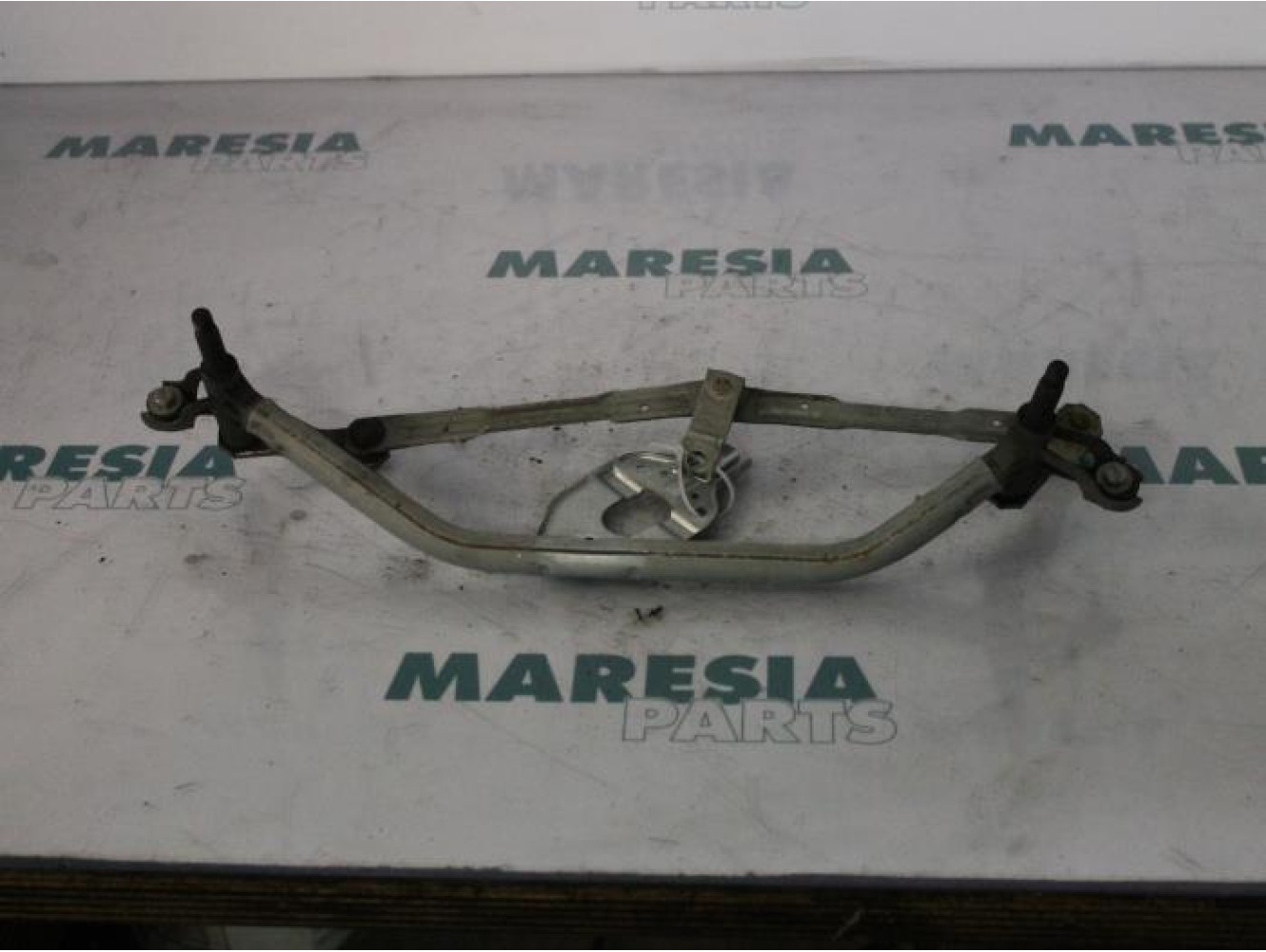 Peugeot - 207 - Wiper mechanism