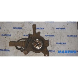 Renault - Megane Scenic - Knuckle, front right
