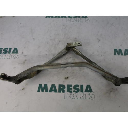 Peugeot - 207 - Wiper mechanism