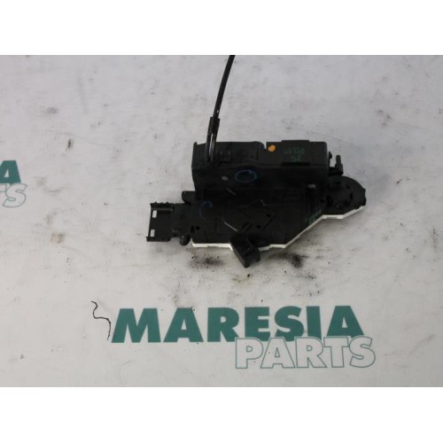 Peugeot - 207 - Front door lock mechanism 4-door, right
