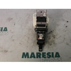 Renault - Clio - Rear seatbelt, centre
