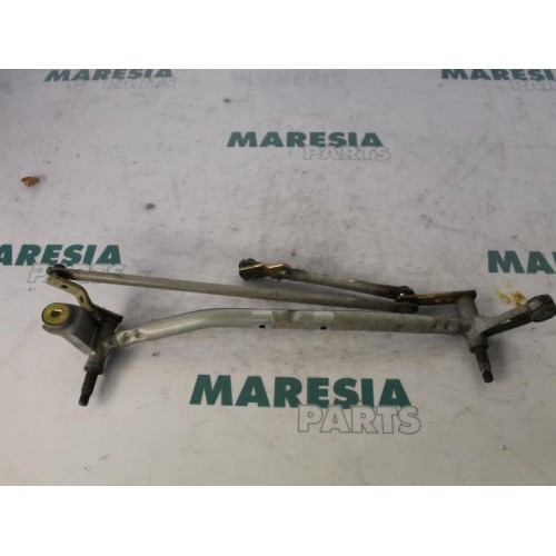Renault - Megane - Wiper mechanism
