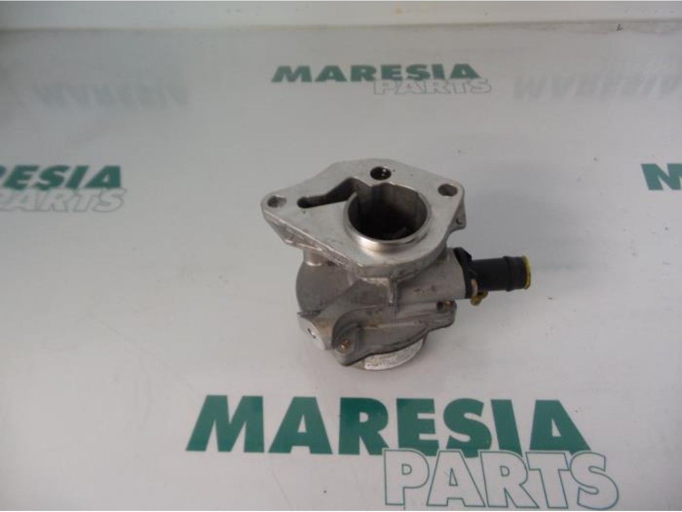 Renault - Megane - Vacuum pump (diesel)
