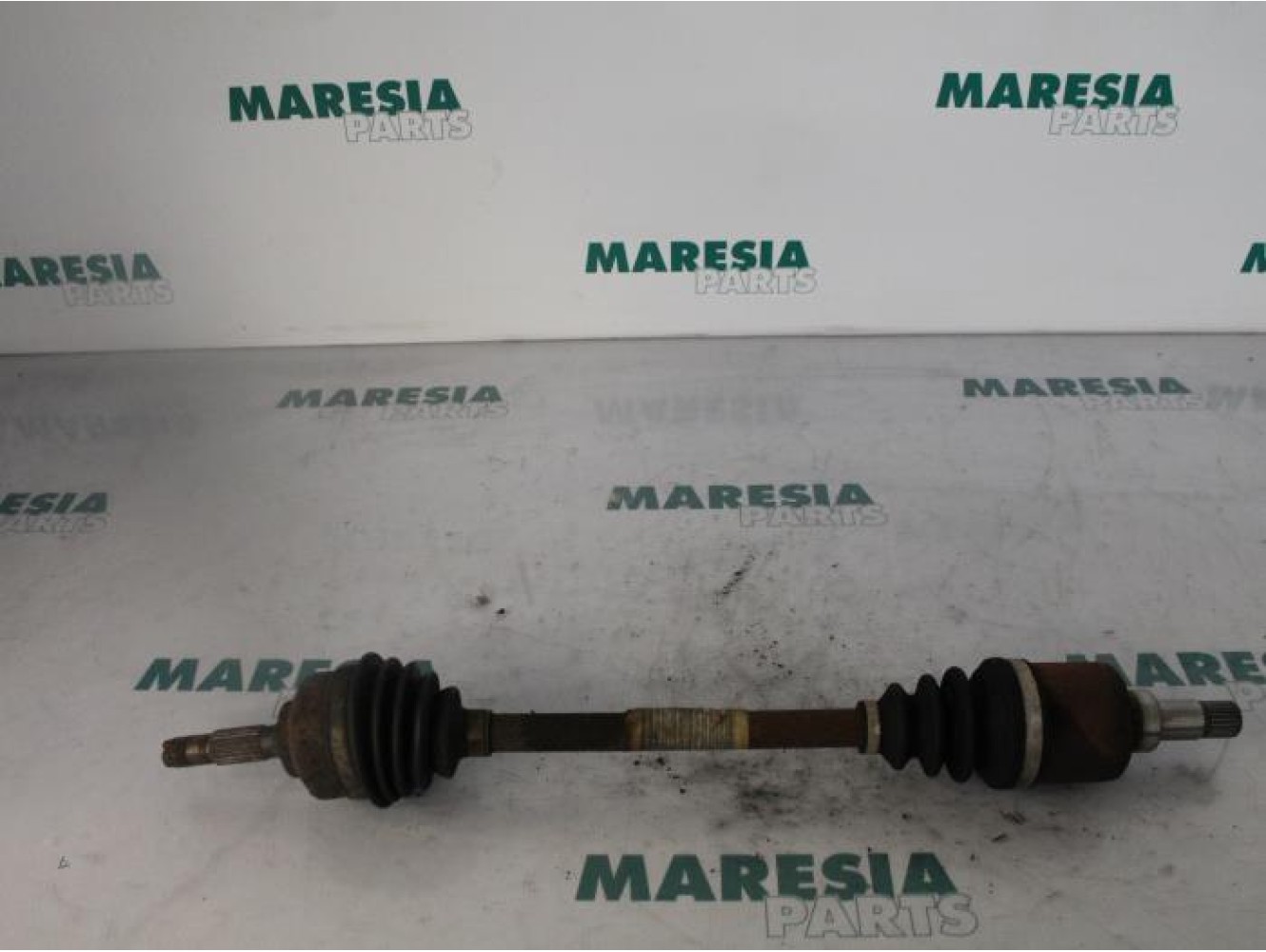 Peugeot - 207 - Aandrijfas links-voor