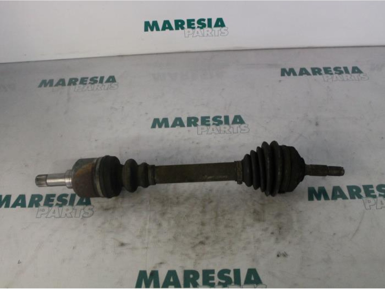 Peugeot - 206 - Aandrijfas links-voor