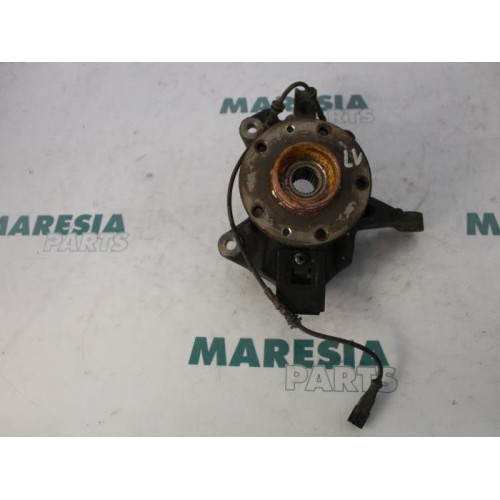 Renault - Megane - Fusee links-voor